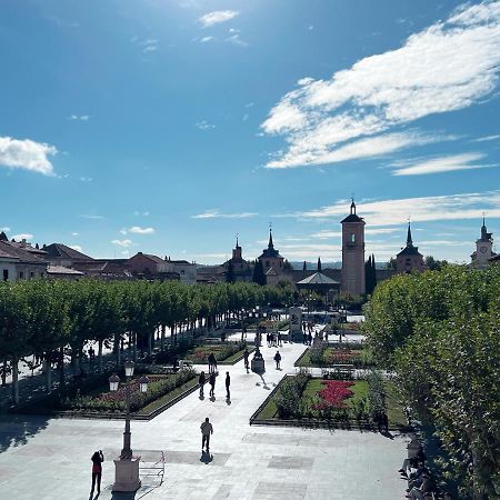 Sonar En La Plaza Cervantes 3 Alcala de Henares Exterior photo
